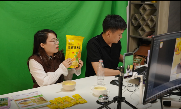 年銷,萬袋,加持,260,速溶,評如潮 南農(nóng)大教授苦心研究不起坨的玉米糊 拼多多助力科技美味從實(shí)驗(yàn)室走向大市場