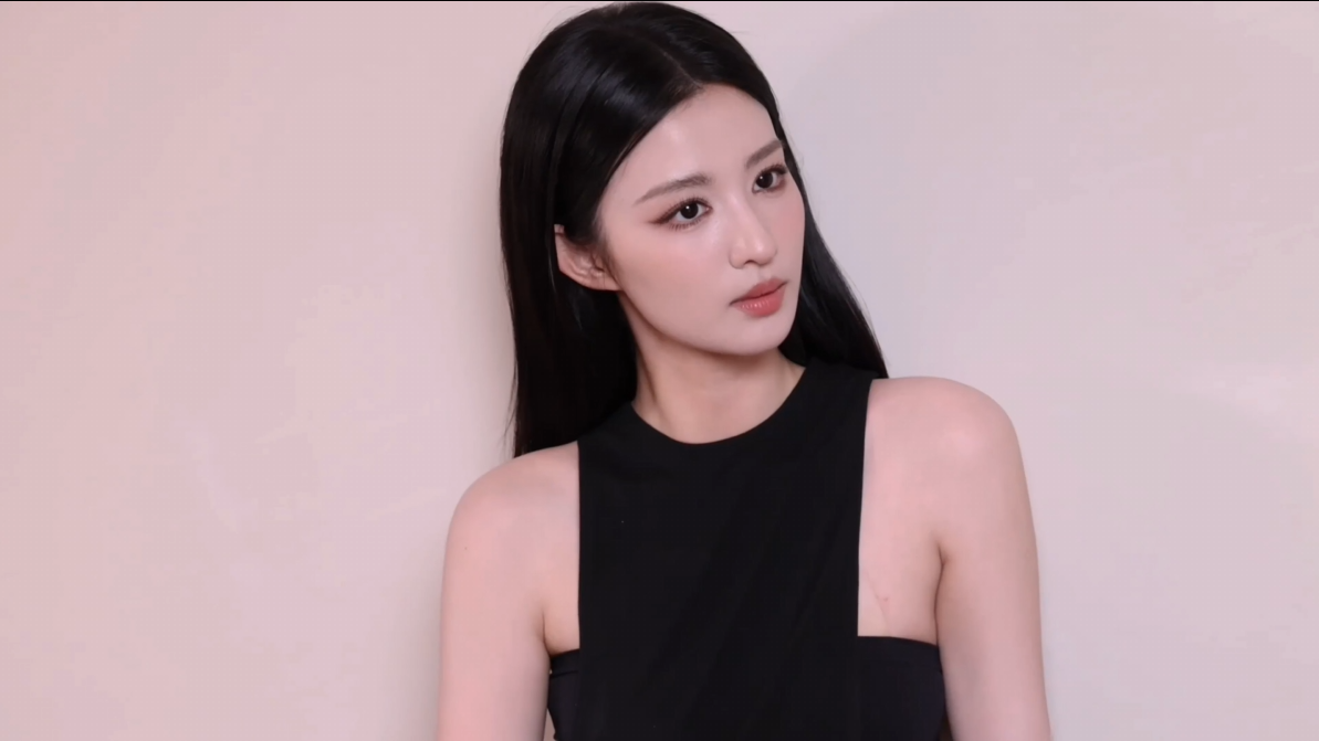 王楚然,引人矚目,身姿,長裙,優雅,現身 電鰻娛樂-王楚然黑色長裙現身，展現優雅身姿引人矚目